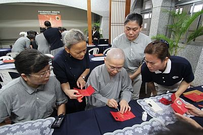 尼泊爾幣寓意深　四大志業送祝福