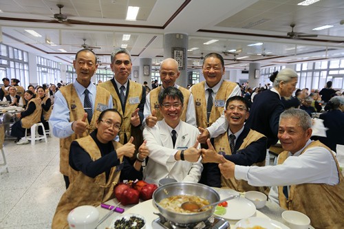 歲末感恩志工餐會　溫馨圍爐迎接新年頭