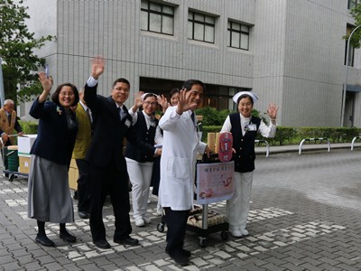 傳遞歲末的感恩祝福　「溫馨下午茶」全院走透透