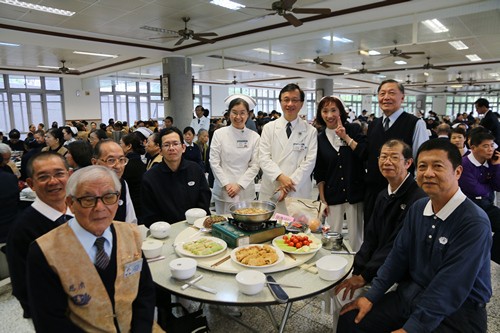 歲末感恩志工餐會　溫馨圍爐迎接新年頭