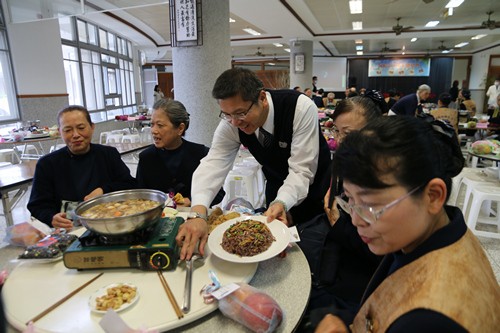 歲末感恩志工餐會　溫馨圍爐迎接新年頭