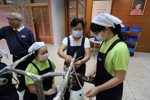 端午將至粽飄香　慈誠懿德祝福評鑑「包中」