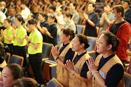 募心傳愛聚福緣　誠心祈願送祝福