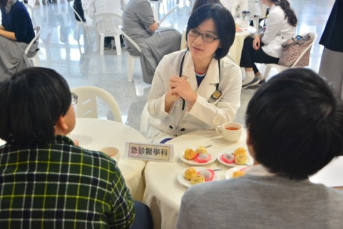 招募2018PGY住院醫師(2)分科座談精銳盡出