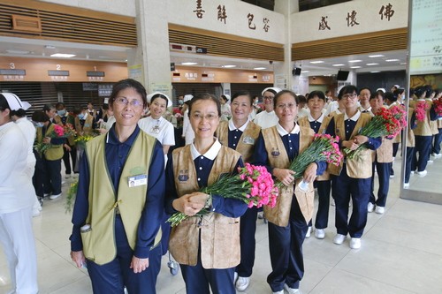 行動浴佛分享愛　滿院馨香道祝福