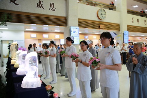 2018/08/24 花蓮慈濟醫院日誌——吉祥月孝親祈福會 病房關懷送祝福