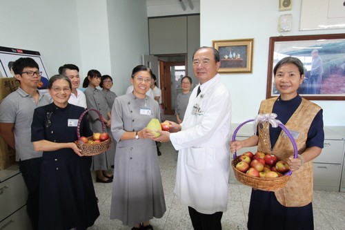 2018/09/19 花蓮慈濟醫院日誌—— 團圓節愛流轉 柚平安感恩慈誠懿德爸媽