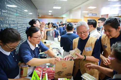 2018/10/08花蓮慈濟醫院日誌——「印」照「尼」我心　花蓮真情膚震殤用行動響應