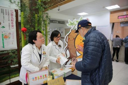 薏芍糙米養生粥　花蓮慈院募愛共度營養師節