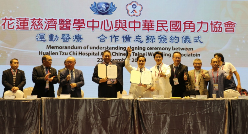 2019年亞洲U15角力錦標賽各國代表與花蓮慈濟醫學中心團隊合影