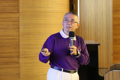 標準化病人中心主持人高聖博醫師擔任座談會座長。(人文真善美陳毅麟攝)