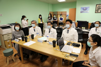 駐菲律賓代表處代表徐佩勇視訊見證，並祝賀大會成功