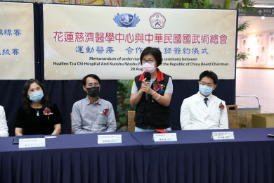 「花蓮慈濟醫院是花蓮縣大型活動的堅強後盾。」花蓮縣衛生局副局長鍾美珠表示
