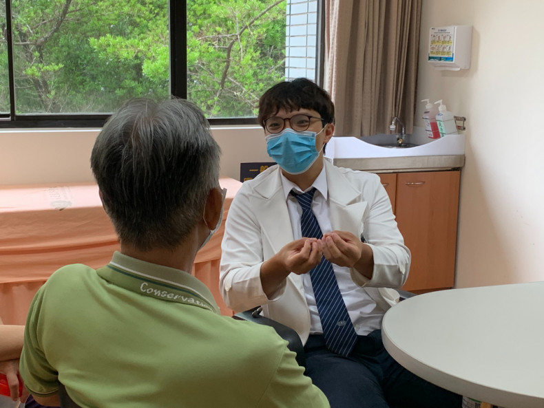 蕭先生出院後，在神經內科陳俞名醫師的回診追蹤2個月並無遺留明顯後遺症。