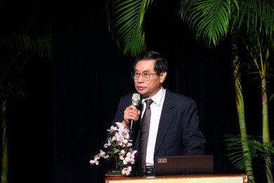 曾任衛生署署長的生物科技開發中心董事長涂醒哲指出，曾文賓教授一生橫跨臨床醫療及公共衛生領域，是學生後進的典範。