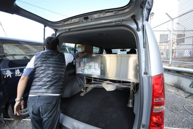 新的IDS巡迴醫療車有著大馬力的驅動，可以載著團隊跋山涉水；加大的空間也可以一次帶上藥品、衛教單張……等等的各項巡迴醫療必需物品。