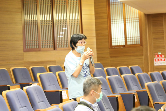 郭小姐回饋說，公公與爸爸都是郭醫師的病人，而公公已經一百零五歲了，很感恩郭醫師長期以來細心照顧她的兩位家人。