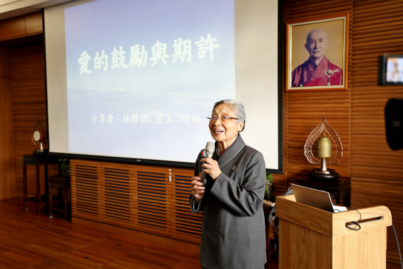 從臺中趕回花蓮的林副總感恩　上人為東部地區建立醫療重鎮，也感恩留在東部服務的醫療人員，使東區居民不必再北上就醫、往返奔波