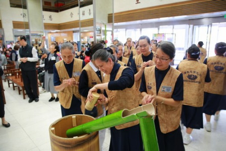 美國加州野火 花蓮慈院虔誠祈禱