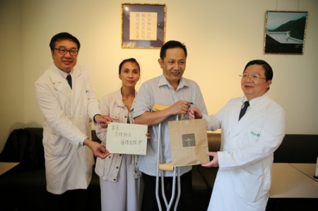 鼠蹊部疼痛十五年　馬國病人跨海求醫恢復健走