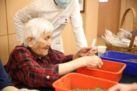 輕安居歡慶20周年　長者抗老培訓百顆種子