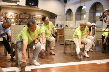 阿公阿嬤練健康 幸福樂齡學堂結業典禮