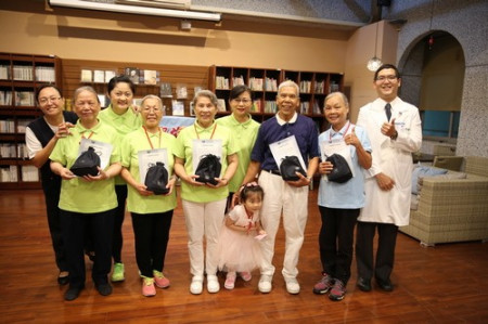 阿公阿嬤練健康 幸福樂齡學堂結業典禮