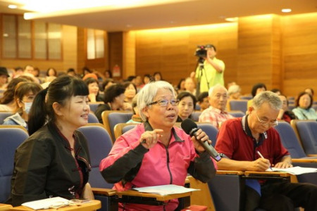 早檢測、存骨本　花蓮慈院骨鬆專家分享保骨秘訣