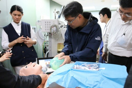 培育人才 花蓮慈院新臨床技能中心引進肺順應性高階模擬人