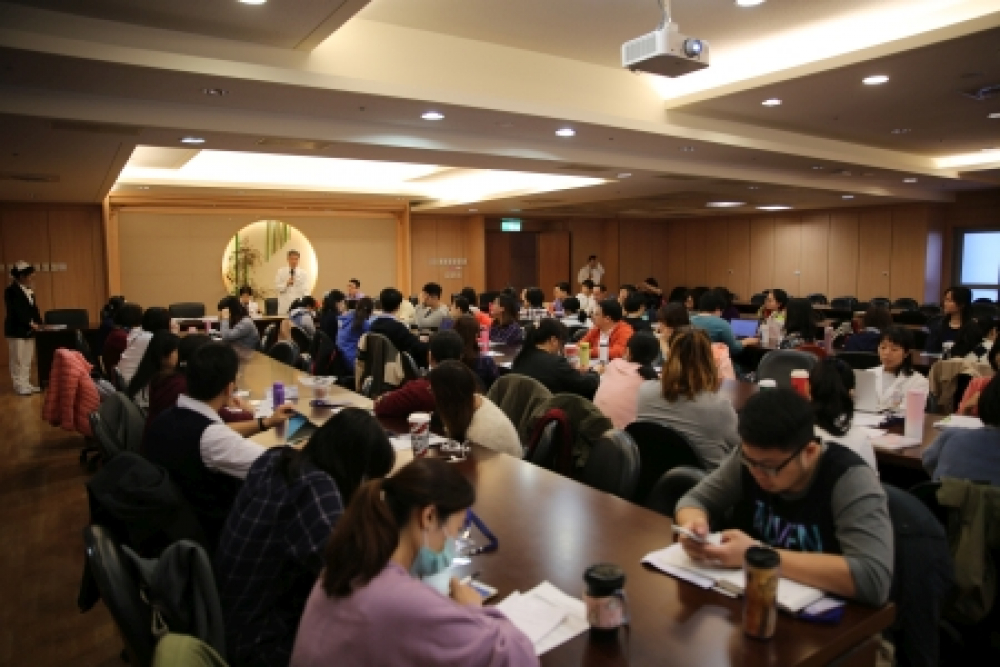 花蓮慈濟醫院承擔起醫學中心責任，十二月十三日舉辦宜花東醫療院所醫事類教育品質提升聯席會，吸引超過七十位醫事人員共同參與